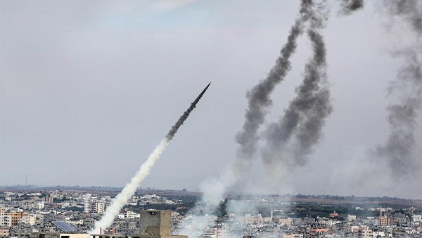 Serangan udara yang dilancarkan Hamas ke Israel.