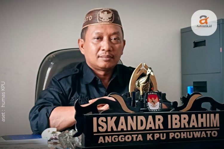 Komisioner KPU Kabupaten Pohuwato, Iskandar Ibrahim.