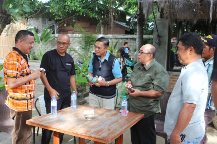 Adhan Dambea, Aw Thalib, Syarif