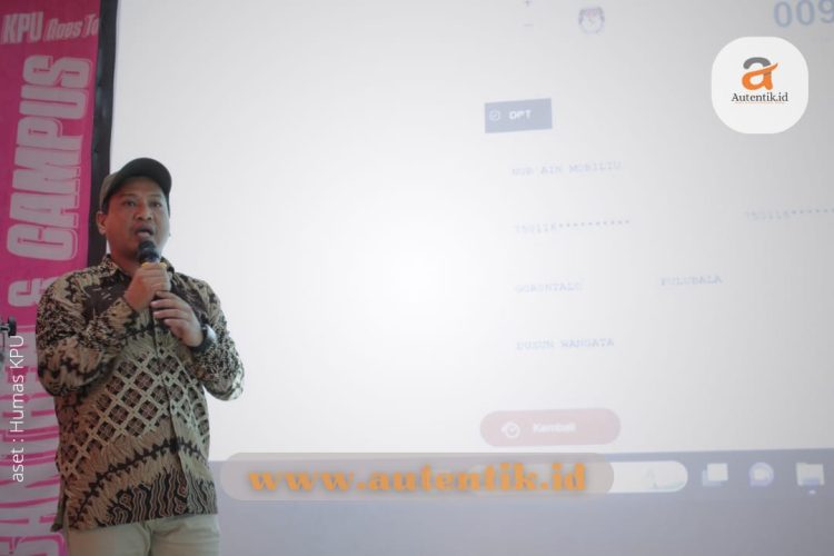 Komisioner KPU Kabupaten Pohuwato, Usman Dunda.