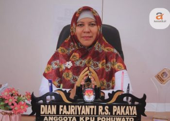 Komisioner KPU Pohuwato, Dian R.S Pakaya
