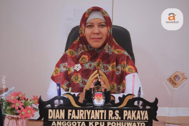 Komisioner KPU Pohuwato, Dian R.S Pakaya
