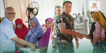 Penyerahan sembako oleh PGP dan Kodam XIII/Merdeka kepada masyarakat Kabupaten Pohuwato, Rabu (7/2/2024).
