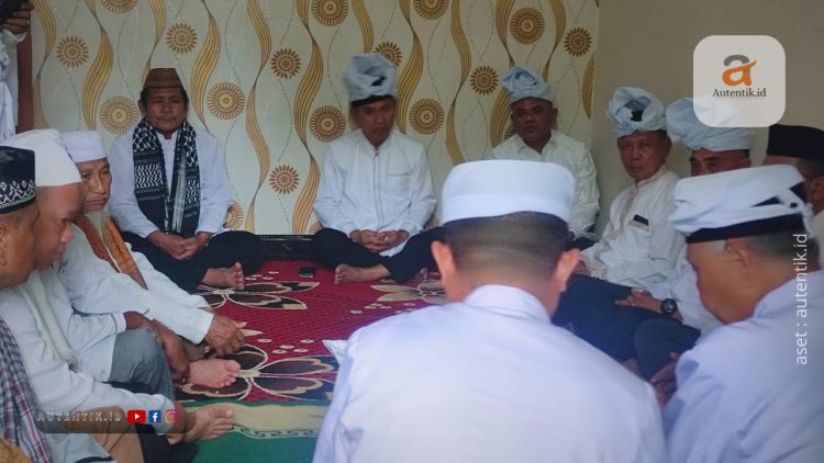 Prosesi adat pemakaman Anggota DPRD Kabupaten Pohuwato, Yunus Abdullah Usman.
