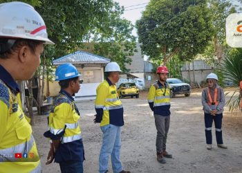 Karyawan Pani Gold Project (PGP).