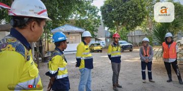 Karyawan Pani Gold Project (PGP).