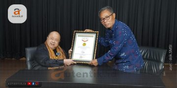 Penyerahan penghargaan MURI kepada SMSI, Kamis (21/3/2024).
