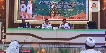 Ketua DPRD, Nasir Giasi, saat memberikan sambutan pada bimbingan manasik haji Kabupaten Pohuwato, Selasa (23/4/2024).