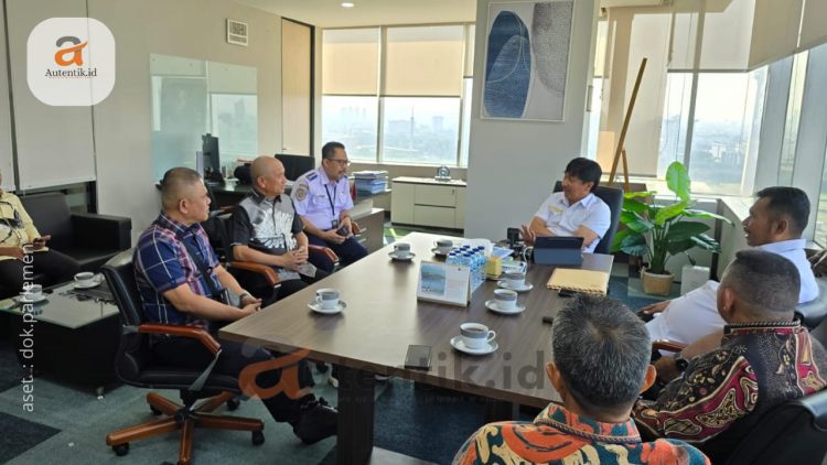 Bupati Saipul A. Mbuinga, Ketua DPRD Nasir Giasi beserta OPD terkait saat berkunjung ke Kementerian Perhubungan, Senin (29/4/2024).