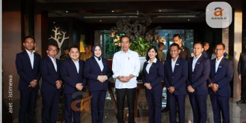 Presiden Republik Indonesia, Ir. H. Joko Widodo bersama Management ASTON Gorontalo Hotel & Villas