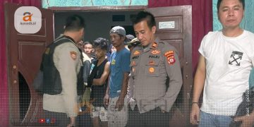 Kapolsek Marisa saat melakukan olah TKP penikaman yang terjadi, Rabu (10/4/2024).