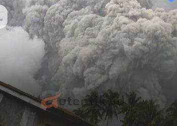 Gunung Ruang Erupsi