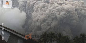 Gunung Ruang Erupsi