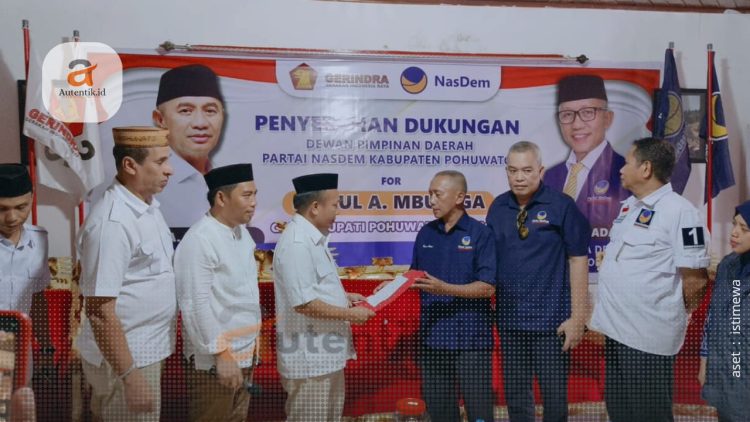 Penyerahan dokumen dukungan NasDem kepada DPC Gerindra Pohuwato, Senin (15/4/2024).