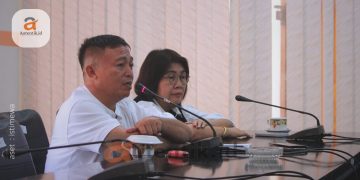 Ketua Komisi II DPRD Kabupaten Pohuwato, Rizal Thaib Pasuma didampingi Anggota, Jenni Ema Tulung.
