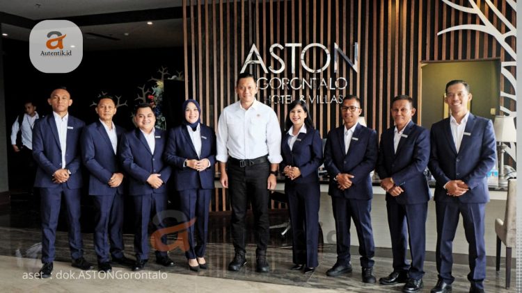 Menteri Agraria dan Tata Ruang bersama Manajemen ASTON Gorontalo Hotel & Villas.