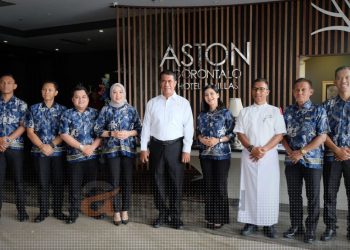 Menteri Pertanian bersama Manajemen ASTON Gorontalo Hotel & Villas