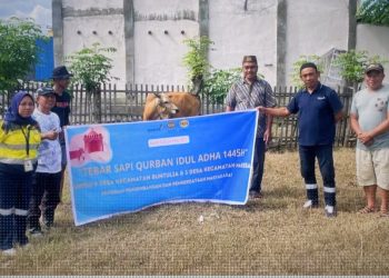 "Tebar hewan qurban" Pani Gold Project di salah satu masjid desa lingkar tambang, Hulawa, Kecamatan Buntulia.