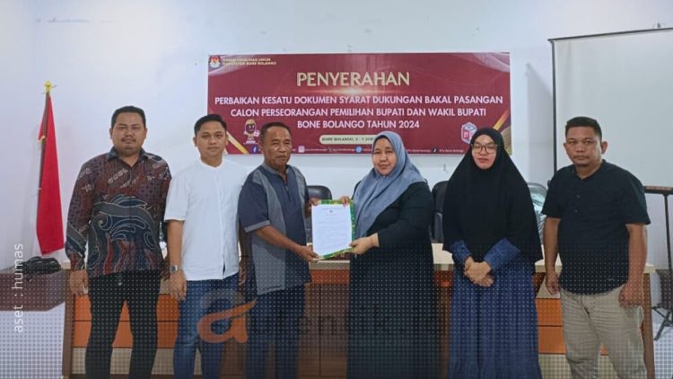 KPU Bone Bolango saat menerima dokumen perbaikan dukungan Bapaslon jalur perseorangan untuk Pilkada, Jumat (6/6/2024).