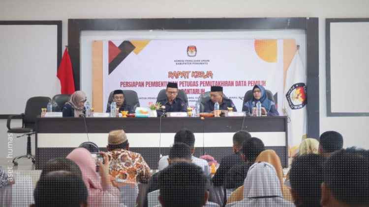 Rapat kerja KPU Pohuwato dengan agenda persiapan pembentukan petugas Pantarlih, Selasa (11/6/2024).