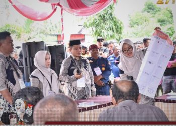 Pemungutan Suara Ulang (PSU) di TPS 02 Desa Tuladenggi, Kecamatan Telaga Biru, Kabupaten Gorontalo, Provinsi Gorontalo, Sabtu (22/6/2024).