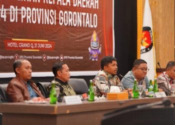 Rapat penguatan kelembagaan yang dihadiri Anggota KPU RI, Idham Holik, Jumat (21/6/2024)