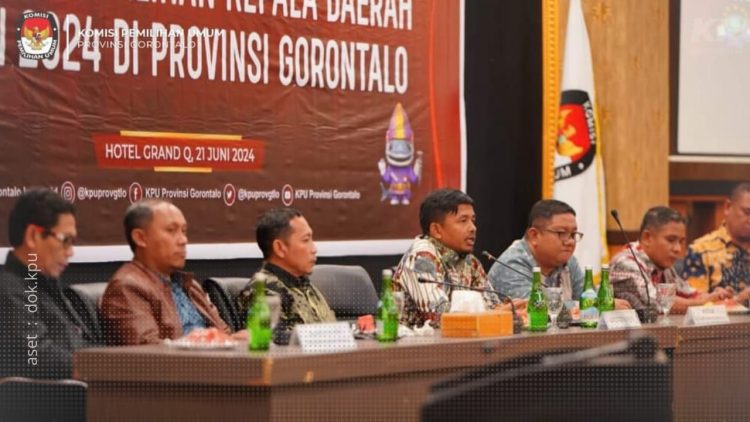 Rapat penguatan kelembagaan yang dihadiri Anggota KPU RI, Idham Holik, Jumat (21/6/2024)