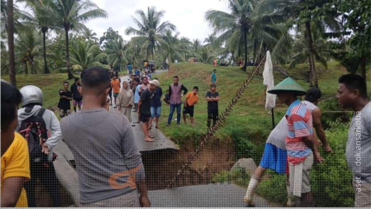 Amblas - kondisi akses jalan menuju Desa Liyoto, Kecamatan Bongomeme, Kabupaten Gorontalo, Rabu (26/6/2024).