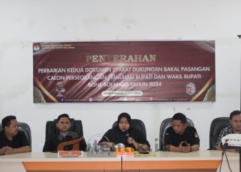 Penyerahan perbaikan kedua dokumen syarat dukungan Bapaslon Perseorangan Kabupaten Bone Bolango, Rabu (17/7/2024).