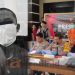 GP (kiri) pelaku pembunuhan Kecamatan Lemito. Konferensi pers Polres Pohuwato (kanan), pada Selasa (16/7/2024).