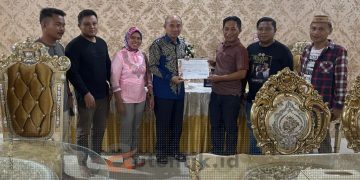 Badan saksi PSU Gerindra saat menyerahkan hasil rekapitulasi ke Ketua DPC Gerindra Pohuwato.