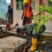 Nampak sejumlah personil TNI, tokoh masyarakat dan karyawan Pani Gold Project sedang membersihkan salah satu fasilitas pendidikan di Kecamatan Buntulia, Kabupaten Pohuwato.