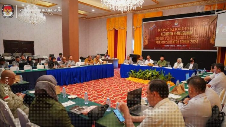 Rakor kesiapan penyusunan daftar pemilih lokasi khusus KPU Provinsi Gorontalo, Senin (8/7/2024).