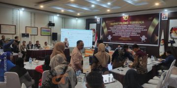 Rapat pleno terbuka rekapitulasi hasil perhitungan perolehan suara tingkat Provinsi Gorontalo, Jumat (19/7/2024).