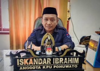 Koordinator Divisi Sosialisasi, Pendidikan Pemilih, Parmas dan SDM KPU Pohuwato, Iskandar Ibrahim.