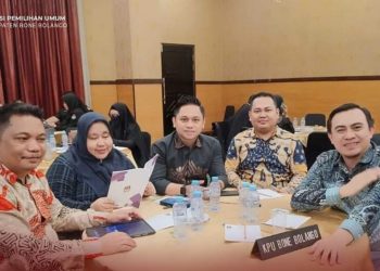Jajaran Komisioner KPU Kabupaten Bone Bolango saat mengikuti Bimtek Pencalonan Kepala Daerah.