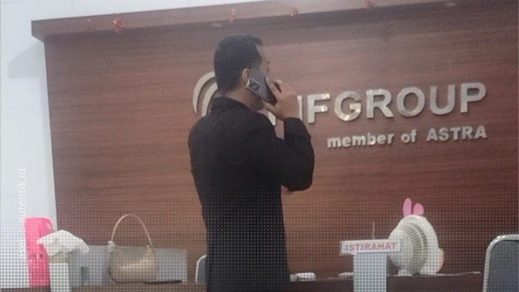 Ketua Fraksi Gerindra, Wawan Hatama, saat mengamuk di kantor FIF  Cabang Marisa, Kamis (4/6/2024).