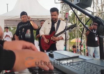 Bintang Dangdut, Fildan Rahayu, saat melakukan GR sebelum Deklarasi "SIAP Menyapa Pohuwato", Sabtu (24/8/2024).