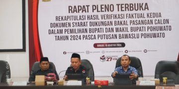 Pleno terbuka rekapitulasi hasil Verfak kedua dokumen syarat dukungan Bapaslon Perseorangan Pilkada Pohuwato.