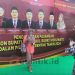 Salah satu warg saat ikut mengabadikan momen di Photo booth area KPU Kabupaten Pohuwato.
