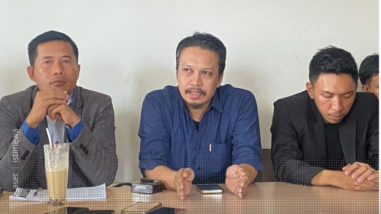 Tim Hukum Pemohon praperadilan saat konferensi pers, Jumat (27/9/2024).