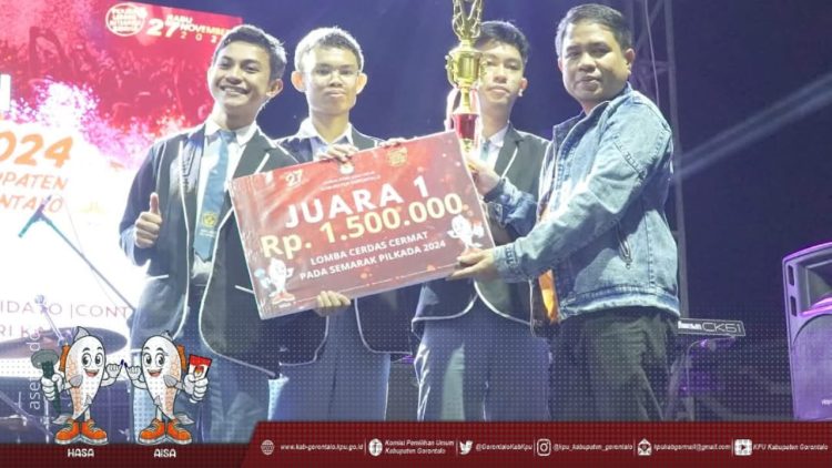Penyerahan hadiah kepada para juara dalam kegiatan Semarak Pilkada 2024, Selasa (17/9/2024).