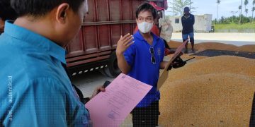Asisten Manager PT. Ceres Agro Indonesia, Sawal Putra saat memberi penjelasan kepada pemerintah daerah, beberapa waktu lalu.