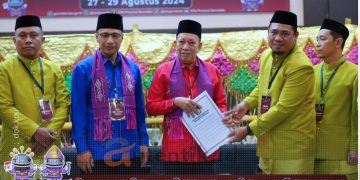 KPU Provinsi Gorontalo saat menerima pendaftaran Bapaslon Hamzah Isa - Abdurrahman Abubakar Bahmid, Rabu (28/8/2024).