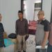 Bakal Calon Bupati Pohuwato, dr. Arifin Abubakar (kiri) saat melakukan konsultasi di KPU Pohuwato, Selasa (3/8/2024).