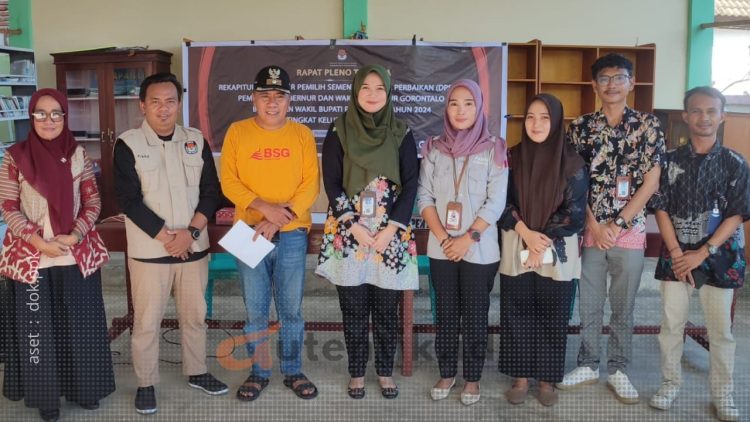 Monitoring pleno DPSHP tingkat PPS oleh Panitia Pemilihan Kecamatan Paguat, Sabtu (7/9/2024).