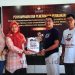 Penyerahan perbaikan dokumen persyaratan pasangan Saipul A. Mbuinga - Iwan S. Adam, di KPU Kabupaten Pohuwato.