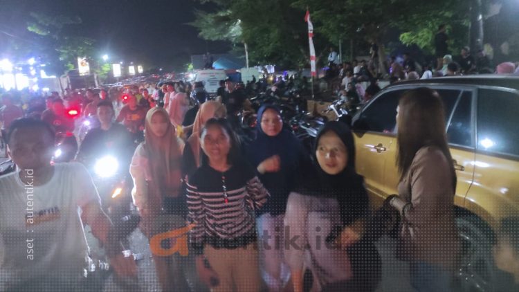 Malam puncak Kirab Pilkada 2024 tingkat Kabupaten Pohuwato nampak dipadati pengunjung.