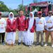 Tiga peserta Cerdas Cermat Pilkada (tengah) diapit Komisioner KPU Kabupaten Pohuwato beserta Anggota PPK Paguat, Rabu (18/9/2024).