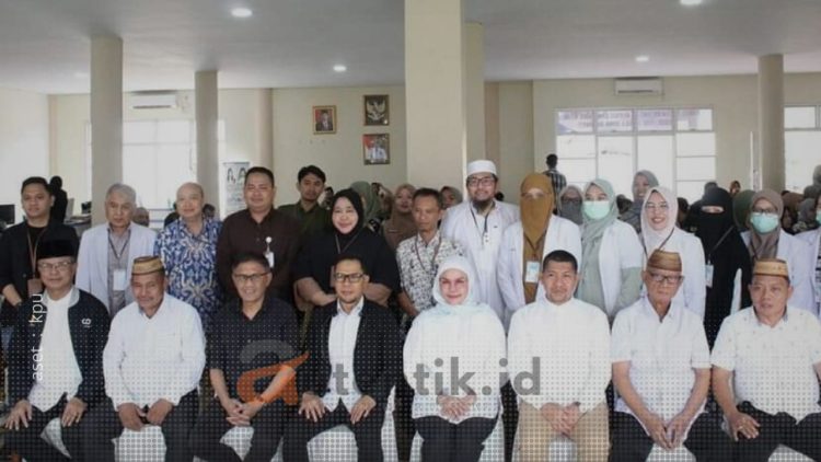 pemeriksaan bakal pasangan calon bupati dan wakil bupati Bone Bolango tahun 2024, Jum’at (30/08/2024).